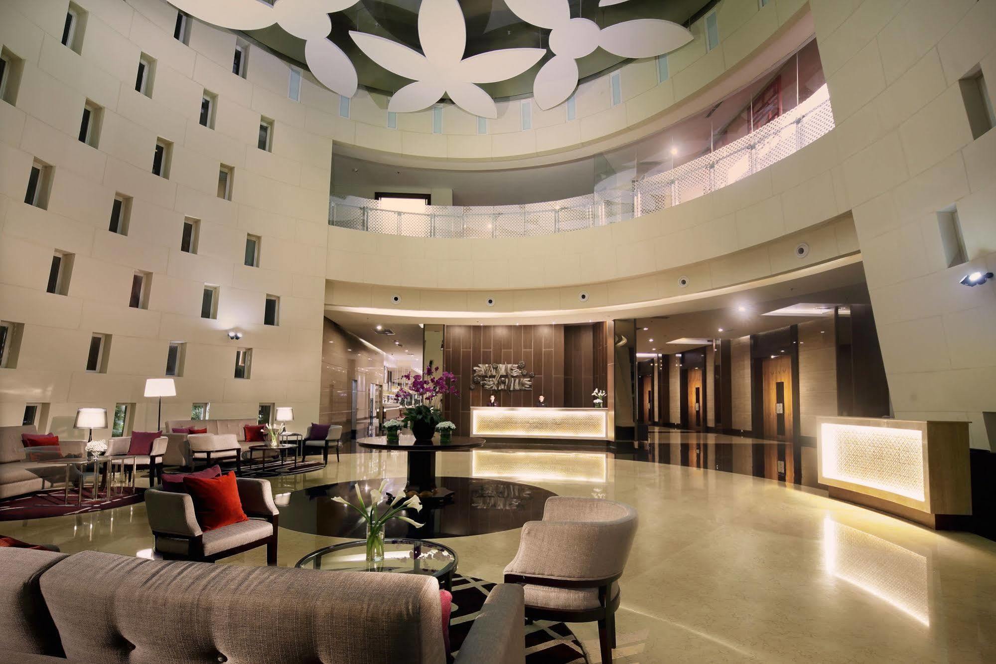 D'Primahotel Тангеранг Екстериор снимка