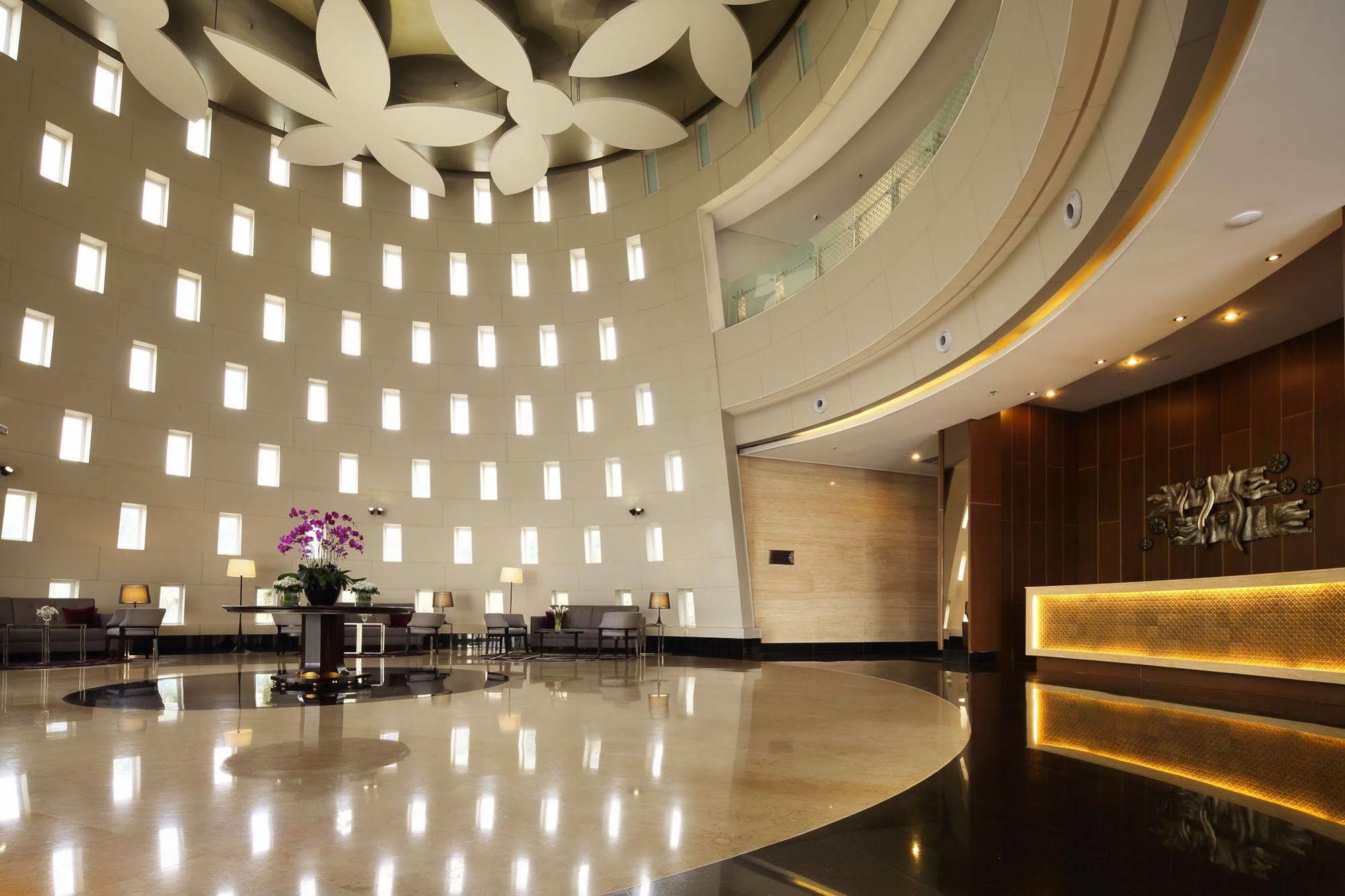 D'Primahotel Тангеранг Екстериор снимка